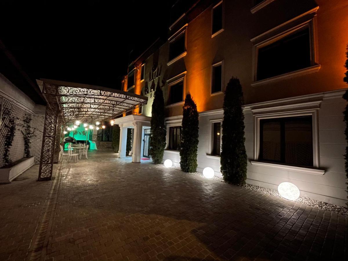 Hotel Goya Collection Targu Jiu Luaran gambar