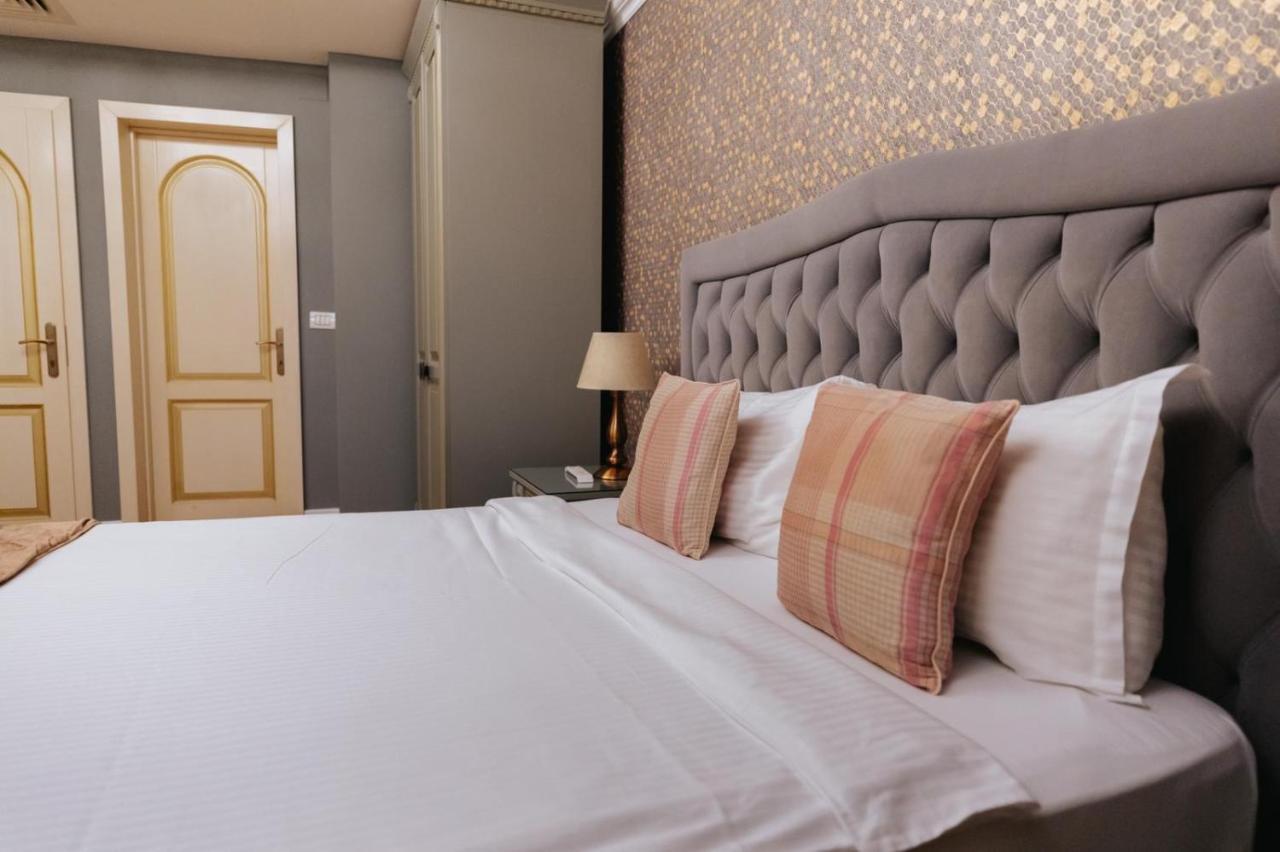 Hotel Goya Collection Targu Jiu Luaran gambar
