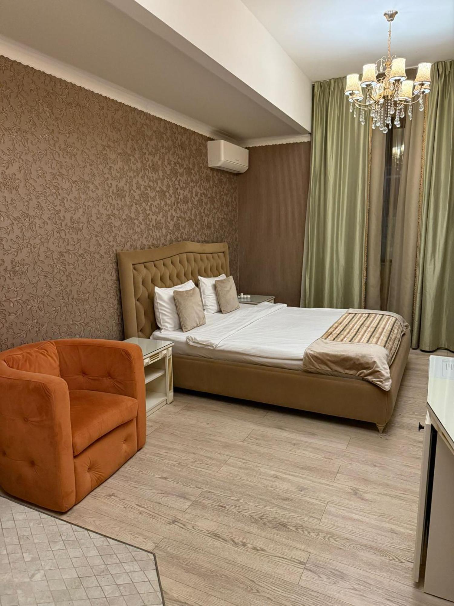Hotel Goya Collection Targu Jiu Luaran gambar