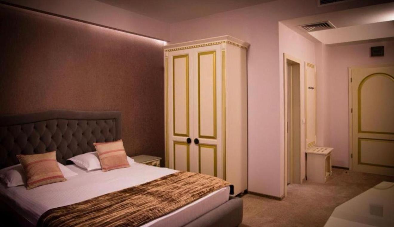 Hotel Goya Collection Targu Jiu Luaran gambar