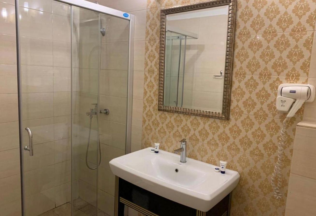 Hotel Goya Collection Targu Jiu Luaran gambar