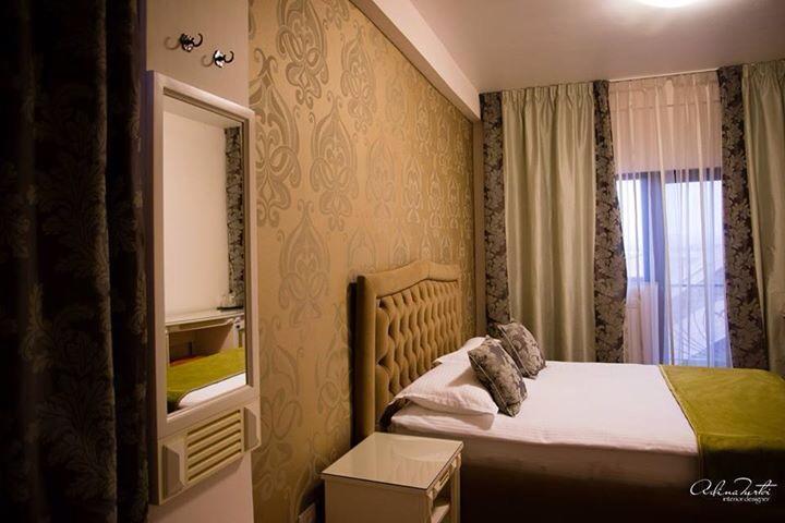 Hotel Goya Collection Targu Jiu Luaran gambar