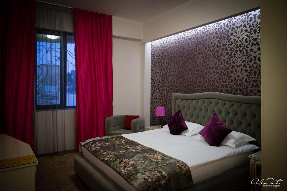 Hotel Goya Collection Targu Jiu Luaran gambar