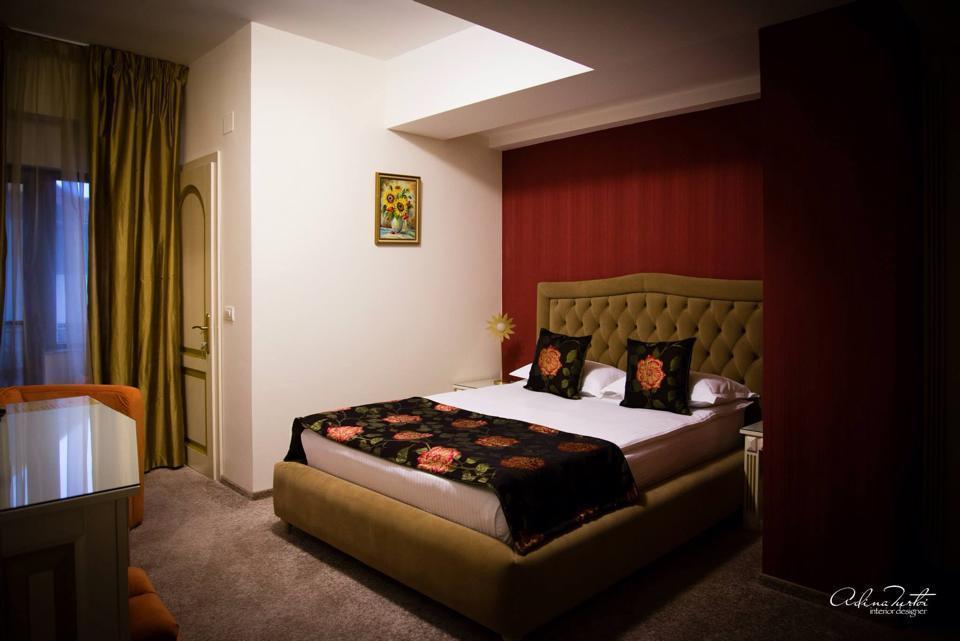 Hotel Goya Collection Targu Jiu Bilik gambar
