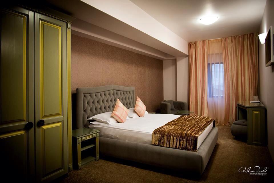 Hotel Goya Collection Targu Jiu Luaran gambar