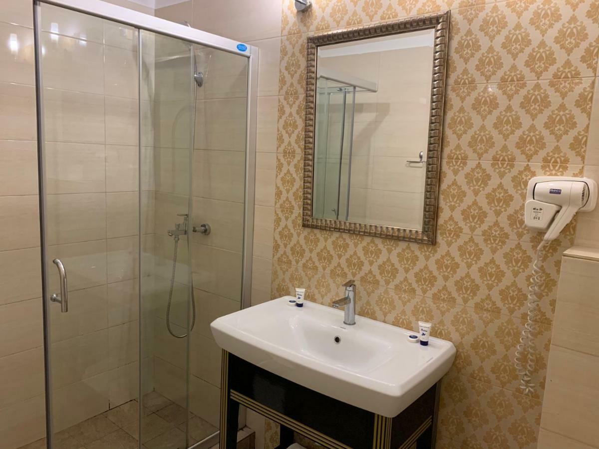Hotel Goya Collection Targu Jiu Luaran gambar